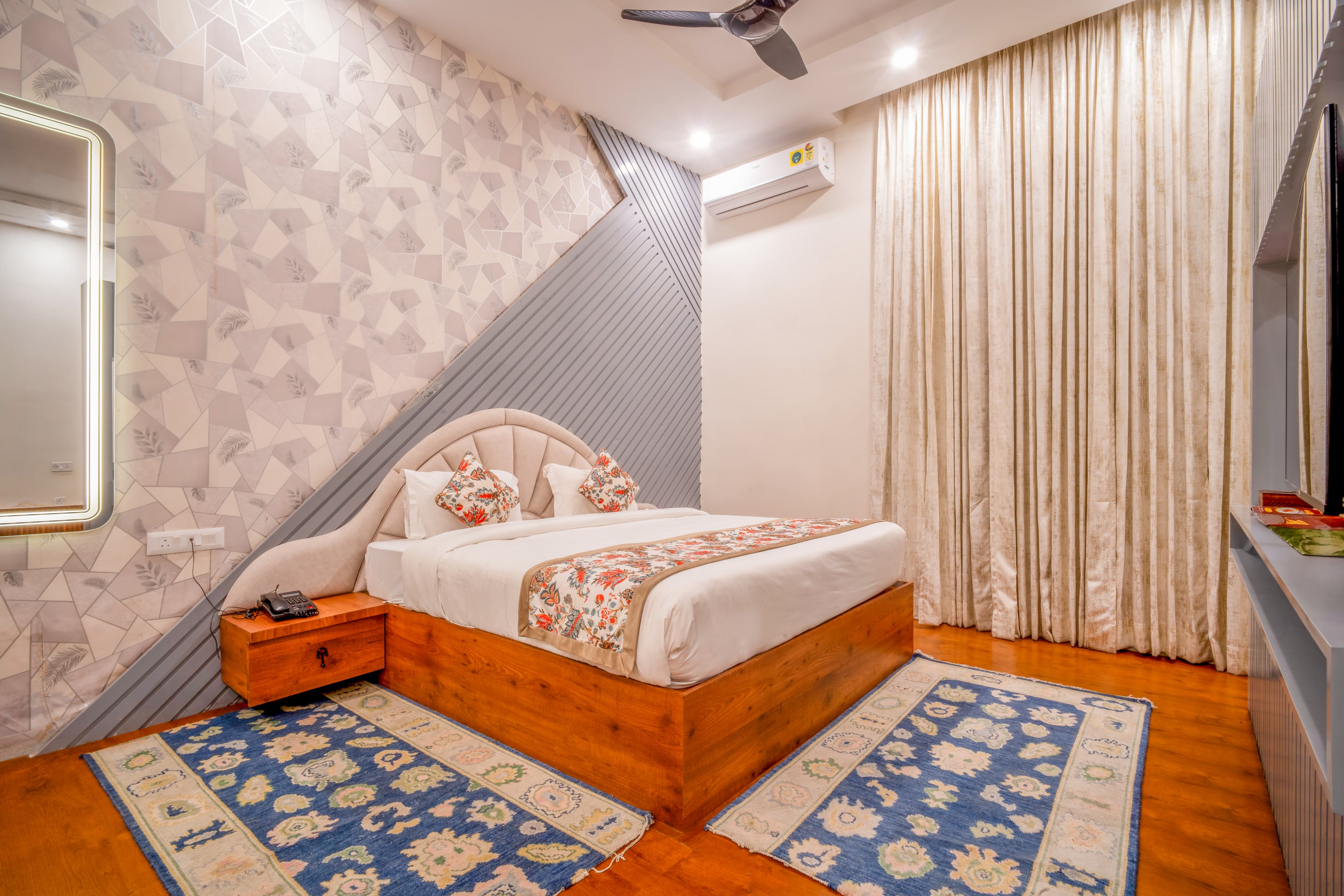 Royal Villa photo 4